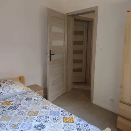 - Bobrowe Zacisze 3 *