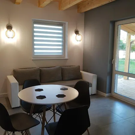 - Bobrowe Zacisze 3 *